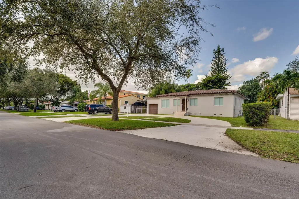 931 Wren Avenue Miami Springs FL 33166