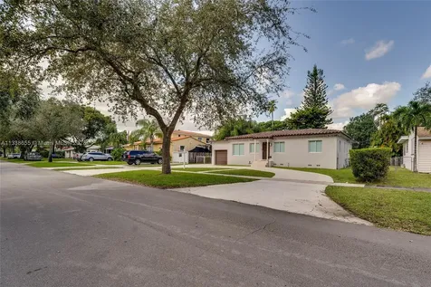 931 Wren Avenue Miami Springs FL 33166