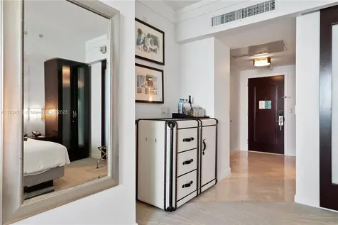 4391 Collins Avenue Miami Beach FL 33140