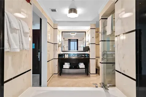 4391 Collins Avenue Miami Beach FL 33140