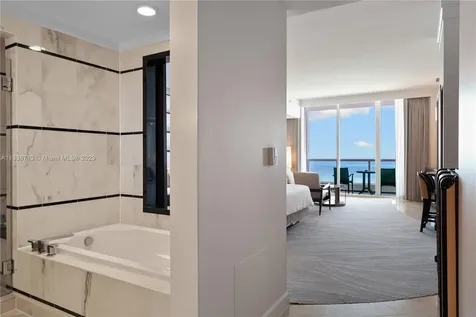 4391 Collins Avenue Miami Beach FL 33140