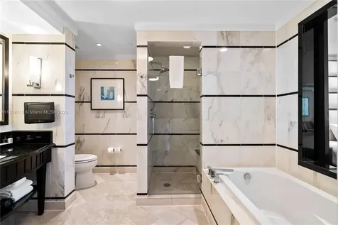 4391 Collins Avenue Miami Beach FL 33140