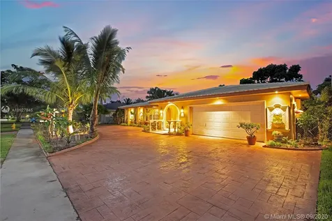 1721 SW 67th Terrace Plantation FL 33317