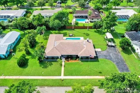 7500 NW 9th Street Plantation FL 33317
