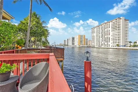 1455 Windjammer Way Hollywood FL 33019