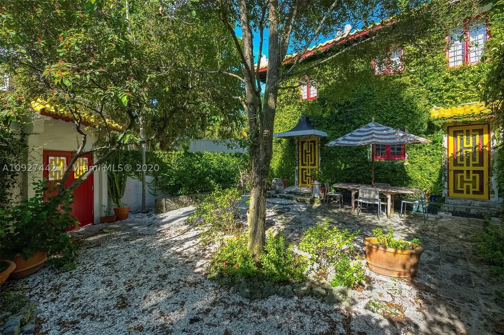 5125 Riviera Drive Coral Gables FL 33146