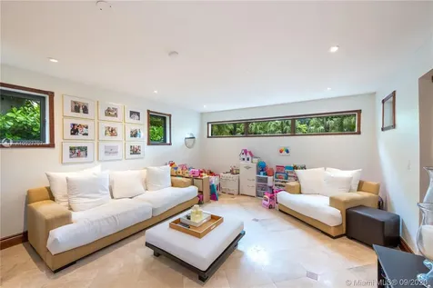 4422 Alton Road Miami Beach FL 33140