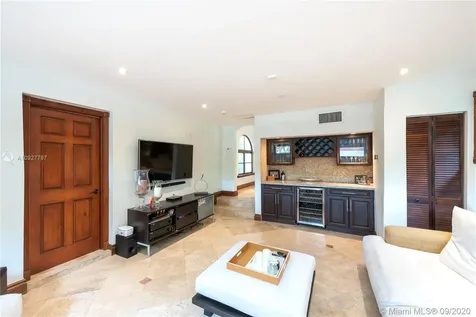 4422 Alton Road Miami Beach FL 33140