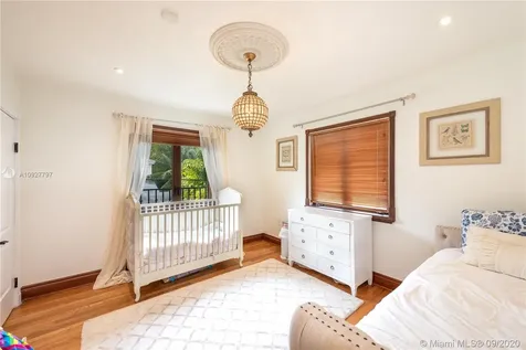 4422 Alton Road Miami Beach FL 33140
