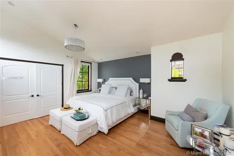 4422 Alton Road Miami Beach FL 33140