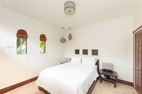 4422 Alton Road Miami Beach FL 33140