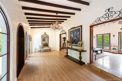 4422 Alton Road Miami Beach FL 33140