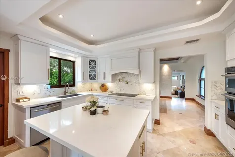 4422 Alton Road Miami Beach FL 33140