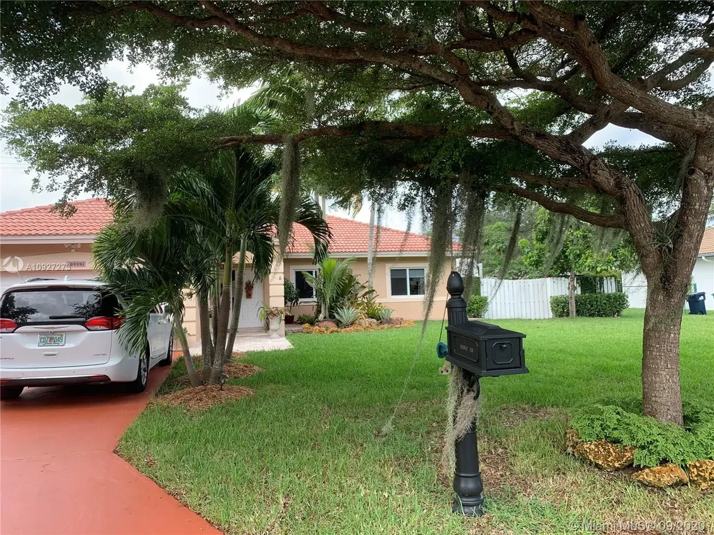 13217 SW 200th Terrace Miami FL 33177