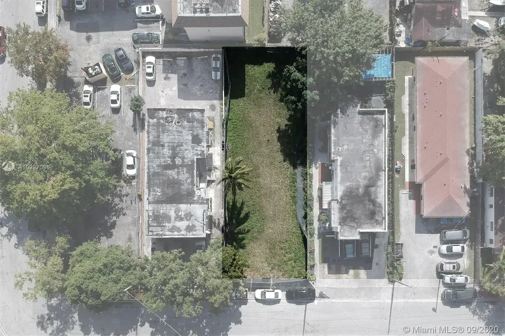 1872 NW 24th Street Miami FL 33142