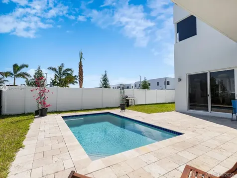 7555 NW 100th Avenue Doral FL 33178