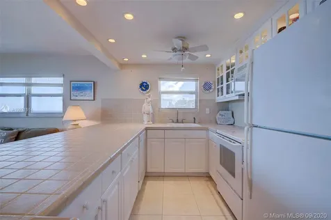 400 N Surf Road Hollywood FL 33019