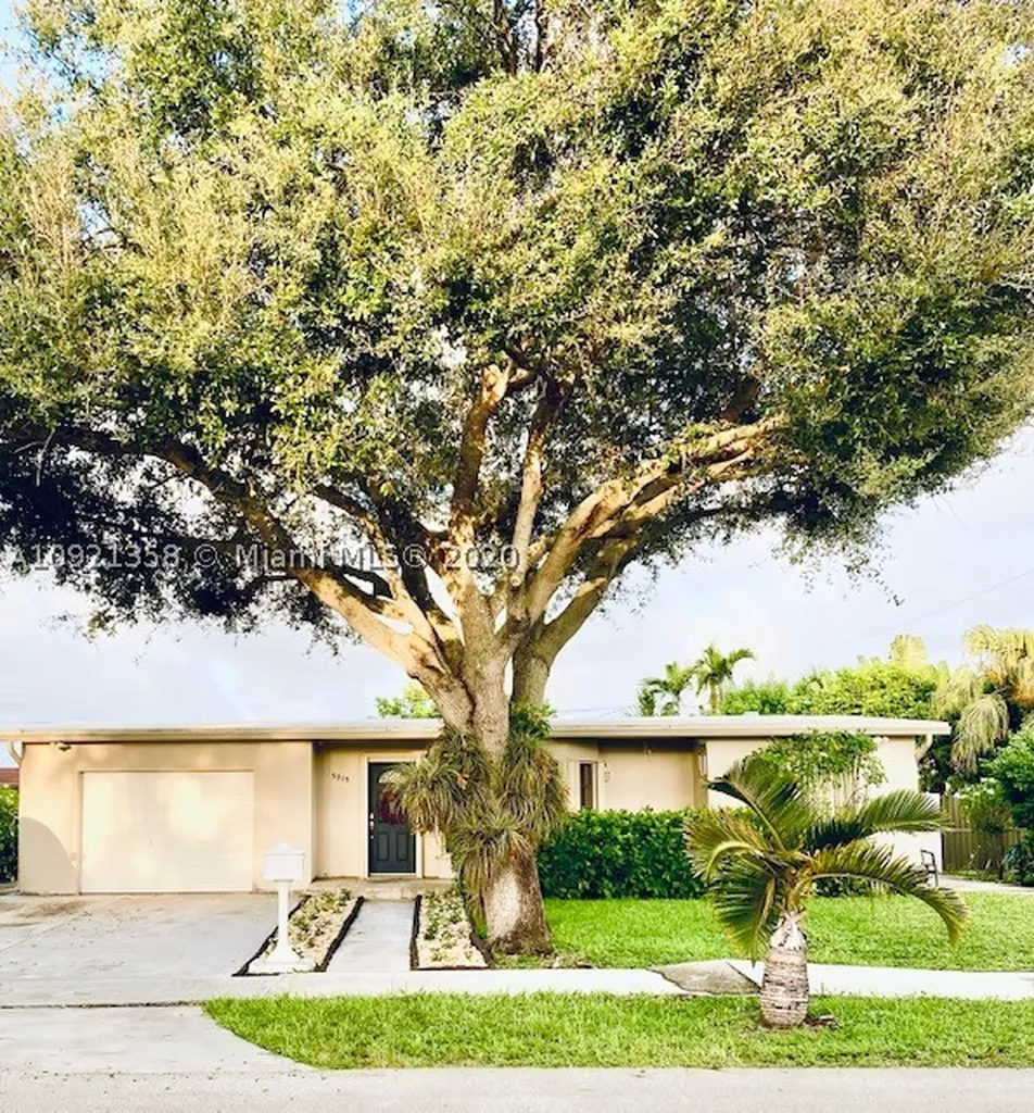 5915 SW 113th Avenue Miami FL 33173