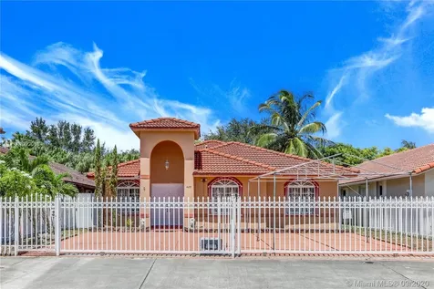 425 W 77th Street Hialeah FL 33014