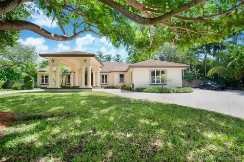 7665 SW 73rd Place Miami FL 33143