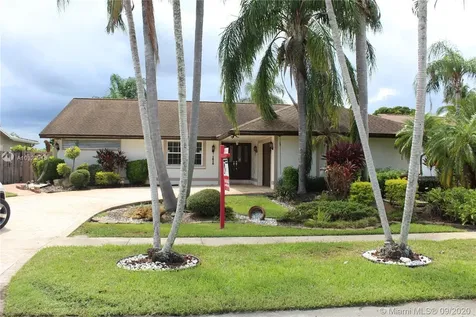 1610 NW 118th Terrace Pembroke Pines FL 33026