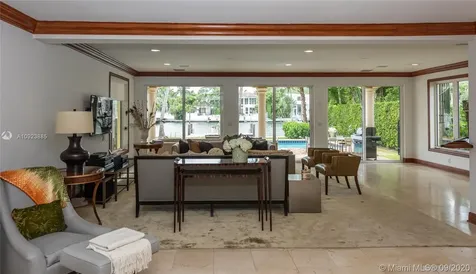 2770 Sunset Drive Miami Beach FL 33140