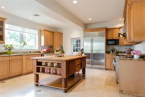 2770 Sunset Drive Miami Beach FL 33140