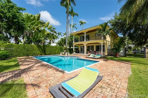 2770 Sunset Drive Miami Beach FL 33140