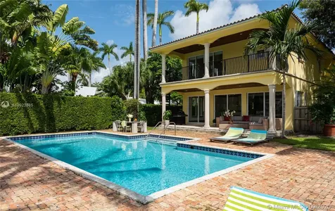 2770 Sunset Drive Miami Beach FL 33140