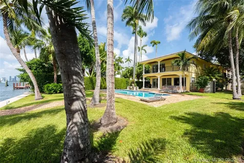 2770 Sunset Drive Miami Beach FL 33140