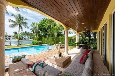 2770 Sunset Drive Miami Beach FL 33140