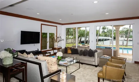2770 Sunset Drive Miami Beach FL 33140