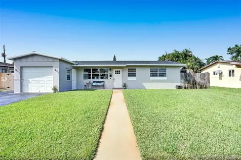 6921 SW 2nd Street Pembroke Pines FL 33023