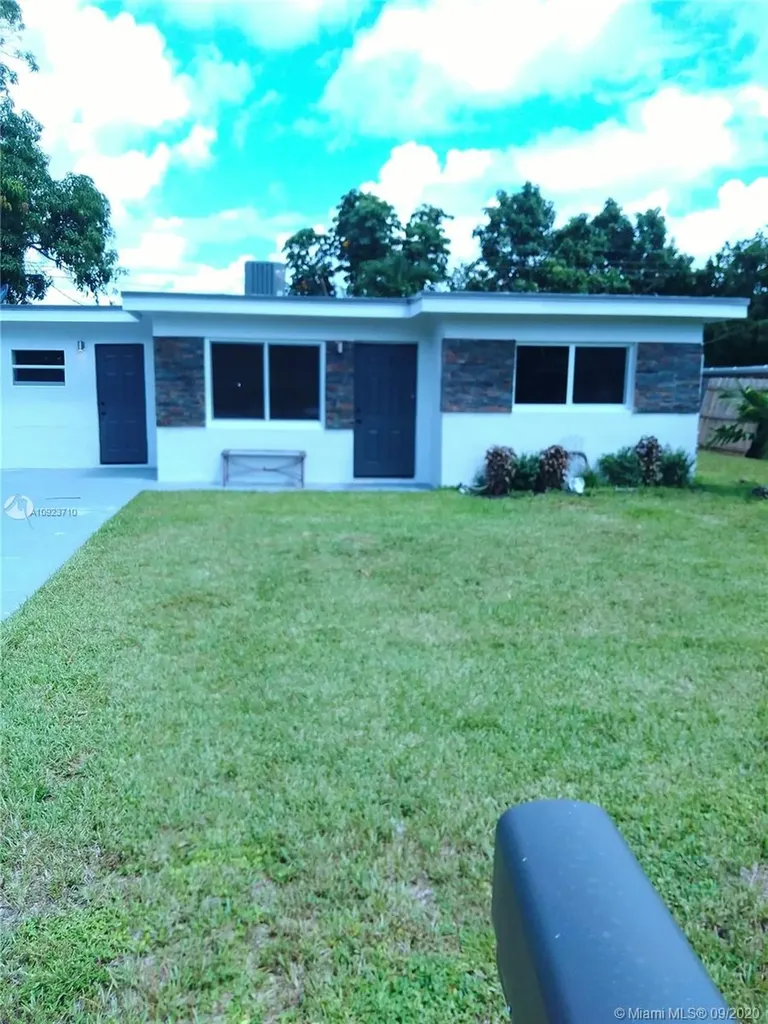 5727 Cleveland Street Hollywood FL 33021