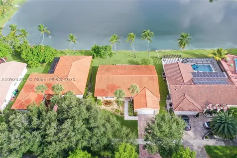8241 Dundee Terrace Miami Lakes FL 33016