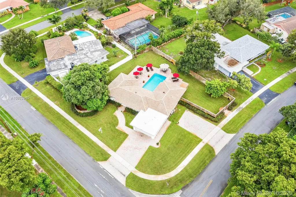 6092 SW 2nd Street Plantation FL 33317