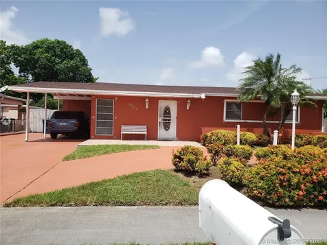 4701 NW 195th Terrace Miami Gardens FL 33055