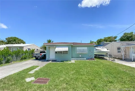 705 SW 7th Terrace Hallandale Beach FL 33009