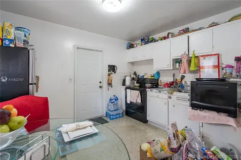 705 SW 7th Terrace Hallandale Beach FL 33009