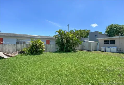 705 SW 7th Terrace Hallandale Beach FL 33009