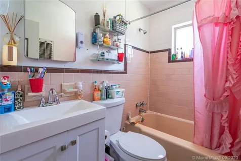 705 SW 7th Terrace Hallandale Beach FL 33009
