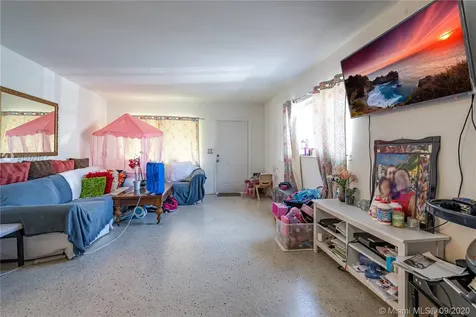 705 SW 7th Terrace Hallandale Beach FL 33009