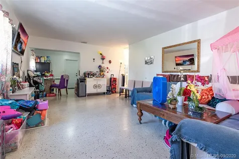 705 SW 7th Terrace Hallandale Beach FL 33009