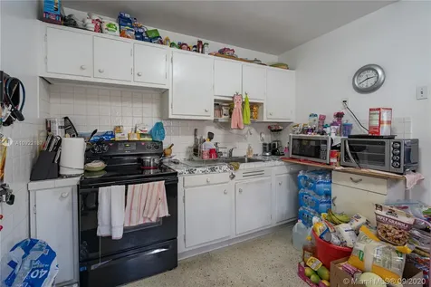 705 SW 7th Terrace Hallandale Beach FL 33009