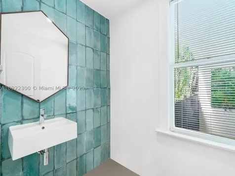 160 NE 43rd Street Miami FL 33137