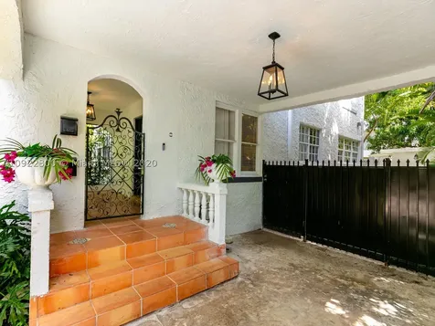 160 NE 43rd Street Miami FL 33137