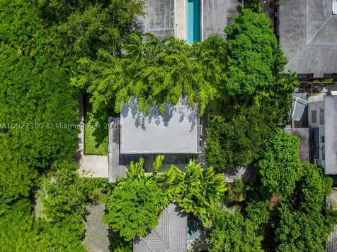 160 NE 43rd Street Miami FL 33137