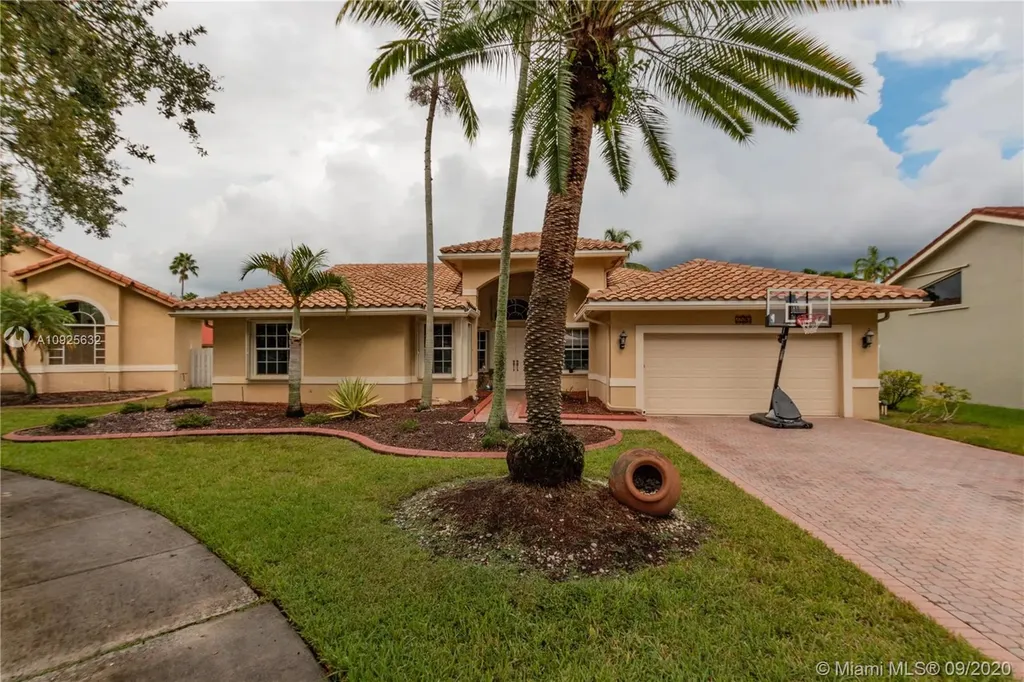 1593 NW 182nd Way Pembroke Pines FL 33029