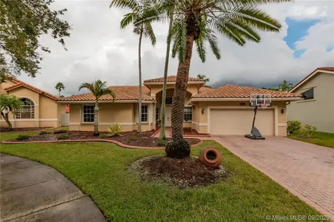 1593 NW 182nd Way Pembroke Pines FL 33029