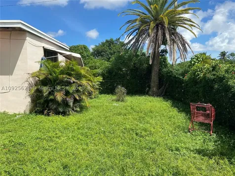 1065 NW 117th Street Miami FL 33168